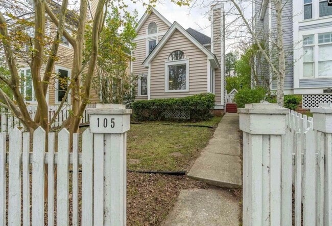Building Photo - 105 River Bluff Ct