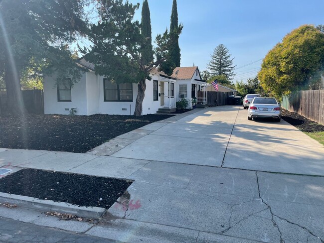 Foto del edificio - NICE ONE BEDROOM & ONE BATH IN SACRAMENTO