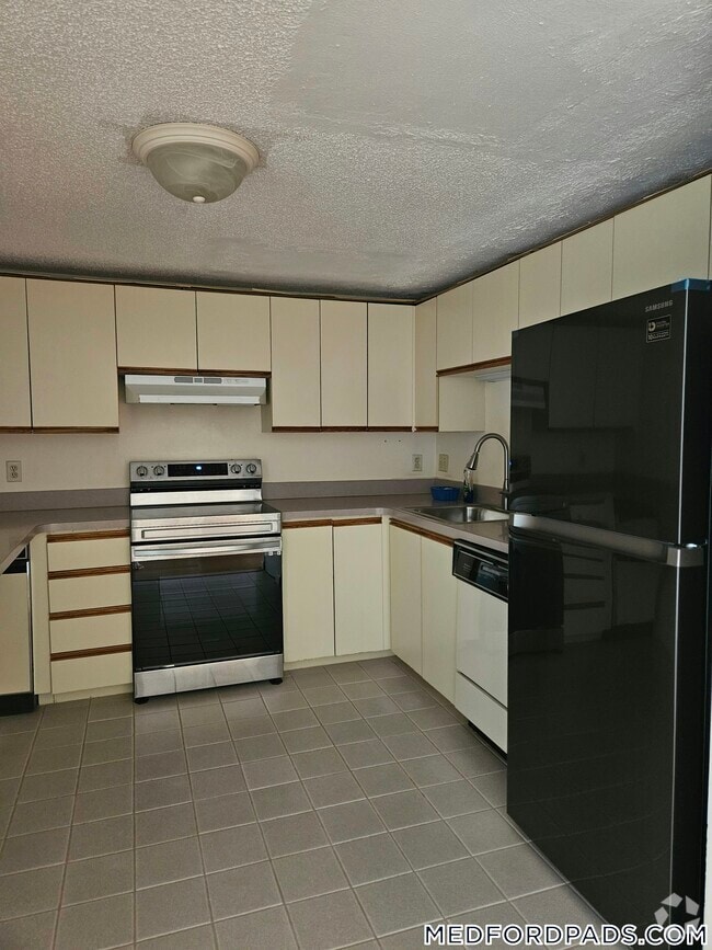Building Photo - 30 Revere Beach Pkwy
