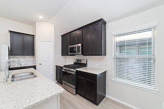 Building Photo - 20231 Moonlight Falls Ct