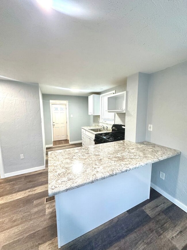 Building Photo - Cozy 2 Bed, 1 Bath Home in Jefferson Hills - Available Immediately!