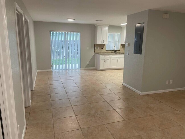 Foto del edificio - 2725 Prairie Ln