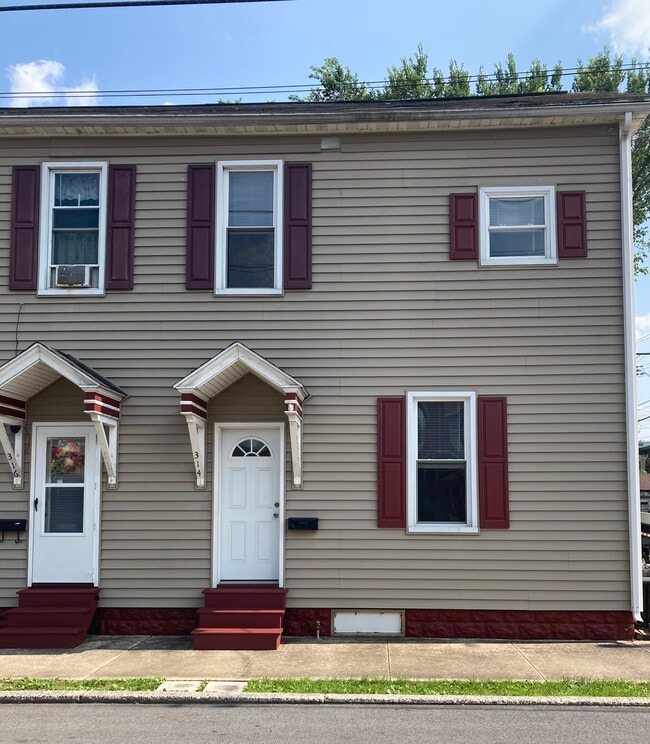 Building Photo - 314 11th St