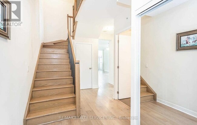 Building Photo - 3975-3975 Grand Park Dr