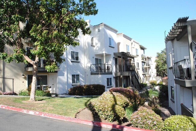 Building Photo - 3605 Ash St