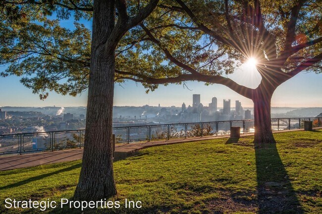 Foto del edificio - 3 br, 2 bath House - 302 Lorenz Ave