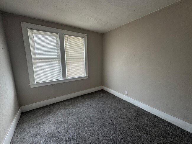 Foto del edificio - 15823 Princeton St