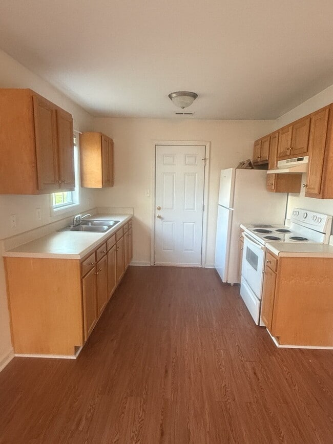 Building Photo - 121 Simmental Ln