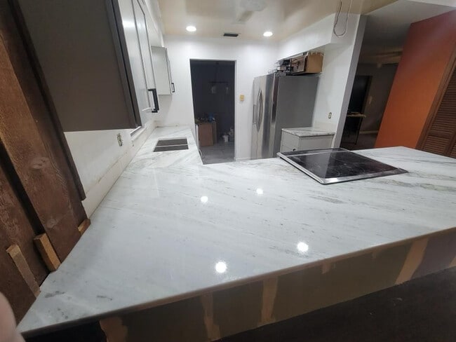 Foto del edificio - 1317 N Shangri-La Dr