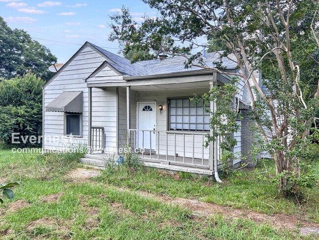Foto del edificio - 1753 Cherry Ave