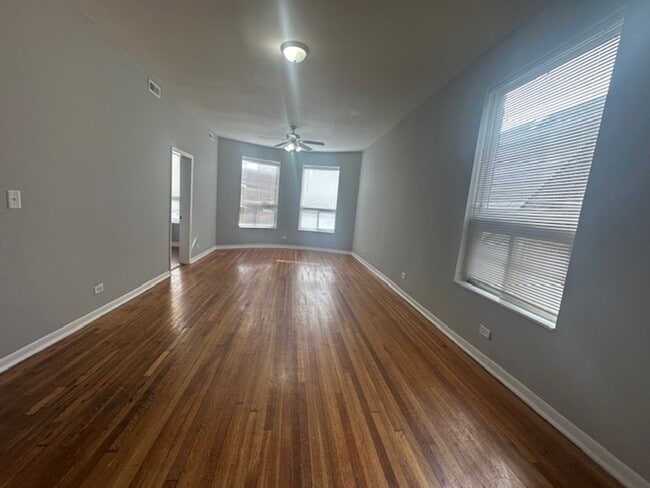 Foto del edificio - 232 N Leamington Ave