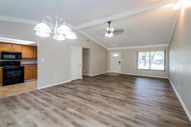 Building Photo - 4212 E Temple Heights Rd