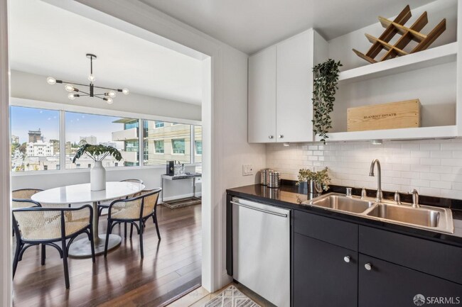 Foto del edificio - 1388 Gough St