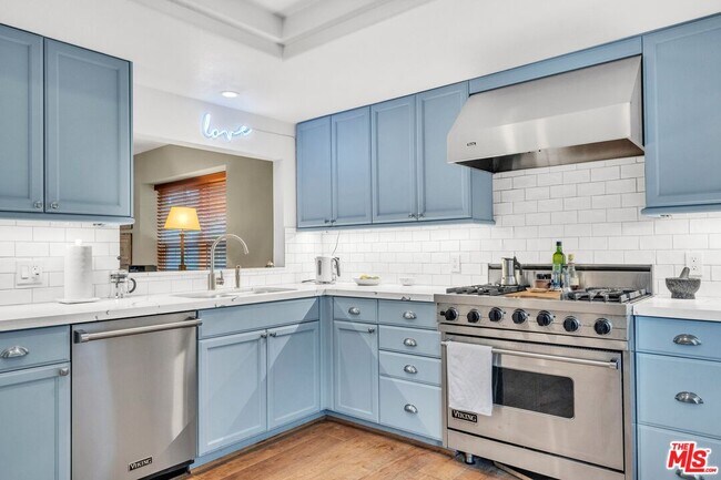 Foto del edificio - 824 S Amherst Ave