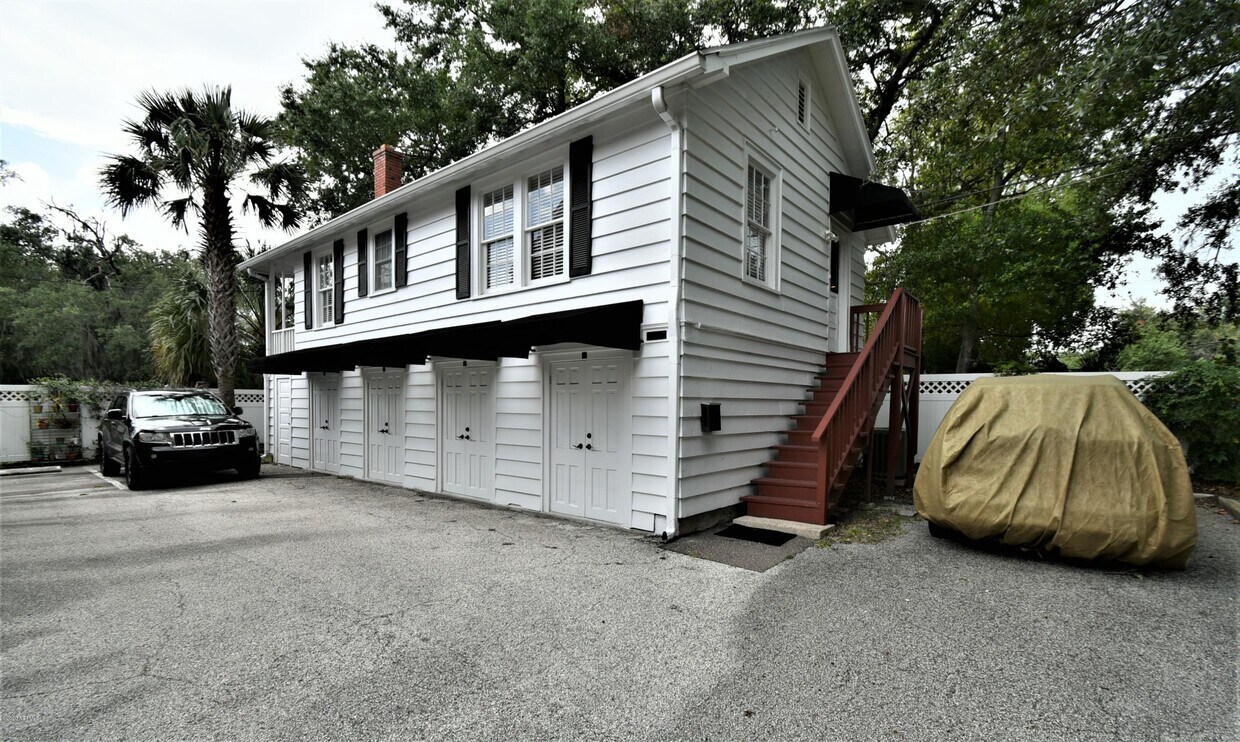 2051 Herschel St Unit GARAGE APT, Jacksonville, FL 32204 Room for