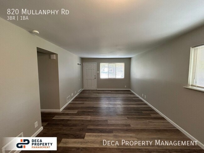 Building Photo - 3 Bedroom 1 Bathroom House