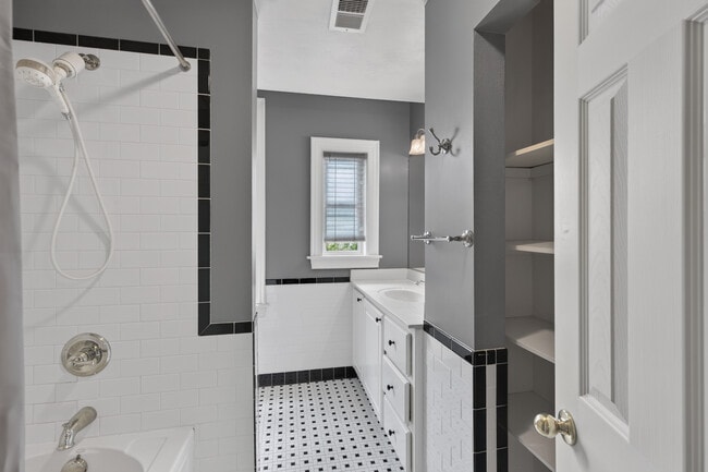 Photo - 1315 Colonial Ave (Norfolk, VA) Townhome