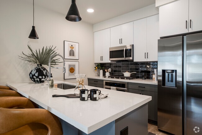 1BA, 1BA - 761SF - Kitchen - Market & Main