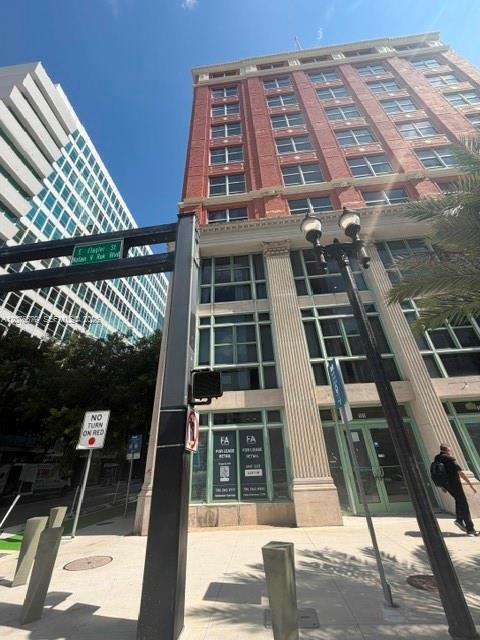 Foto del edificio - 111 E Flagler St
