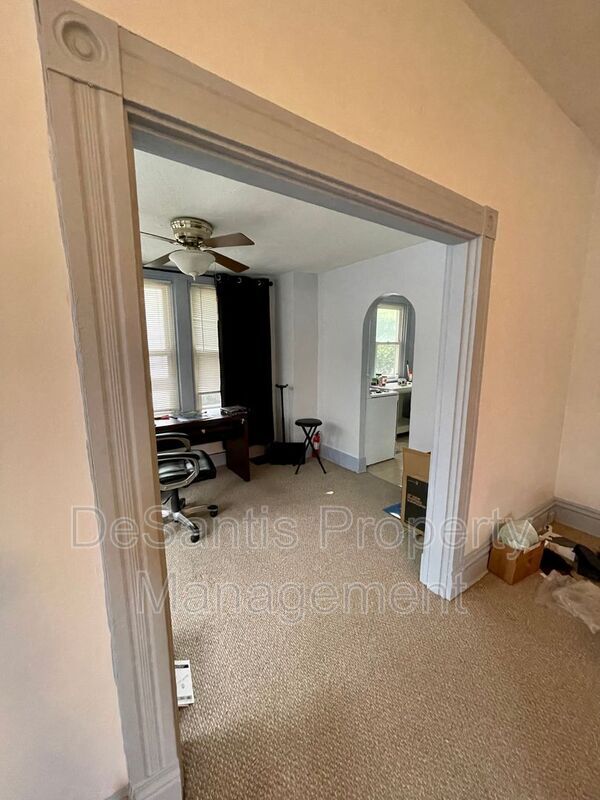 5730 Holden St Unit Apartment 2R, Pittsburgh, PA 15232 Condo for