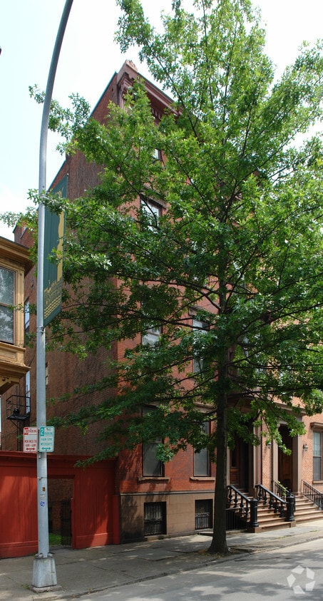 Building Photo - 38 First St