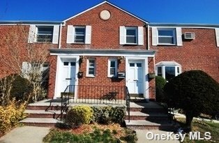 Primary Photo - 72-15 Little Neck Pkwy