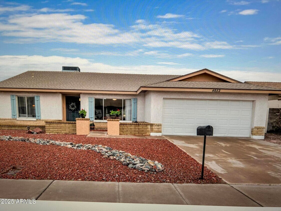 Primary Photo - 4852 W Cochise Dr