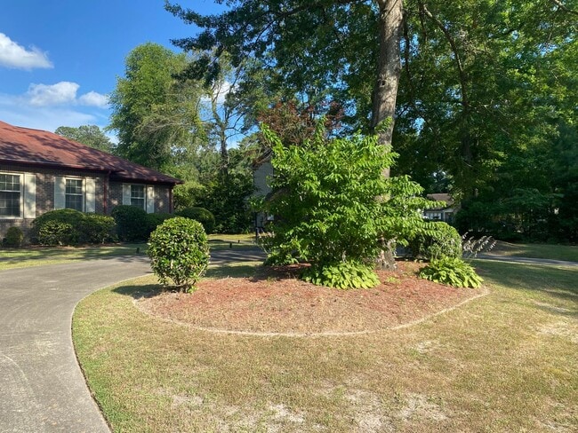 Photo - 3 Bedroom 3 Bath Brick Ranch House