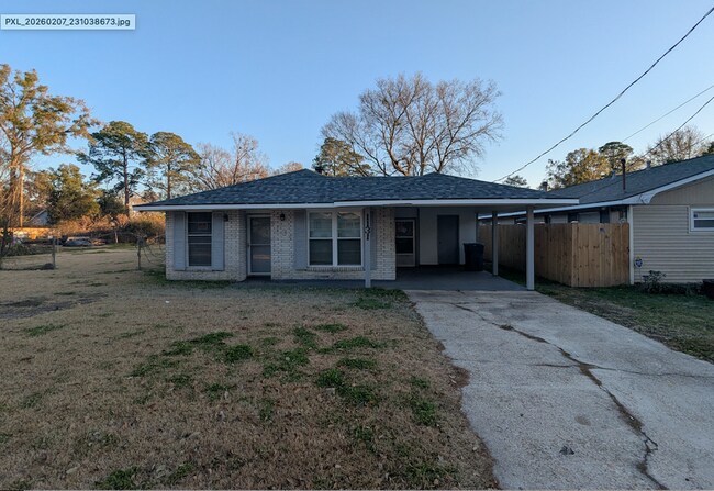 Foto del edificio - 1131 Ave C