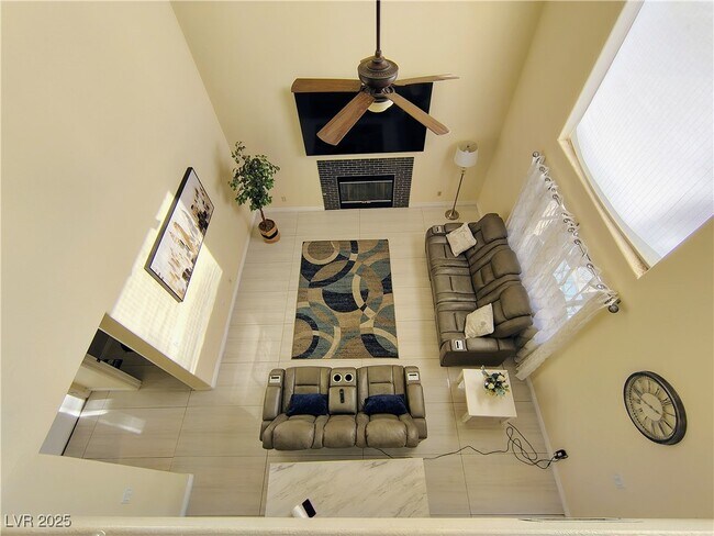 Foto del edificio - 4521 Palm Mesa Dr