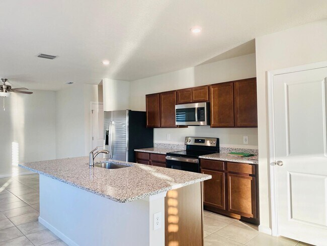 Building Photo - 106 Pummelo Pl