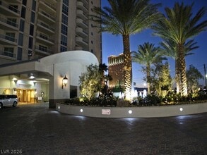 Building Photo - 2747 Paradise Rd