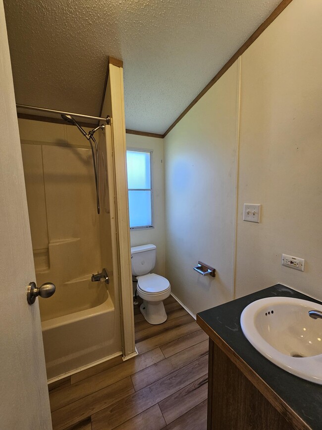 Building Photo - 35 Woodside Ln