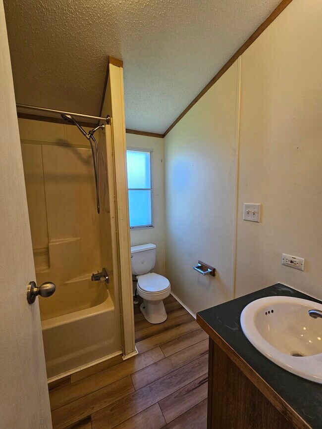 Foto del edificio - 35 Woodside Ln