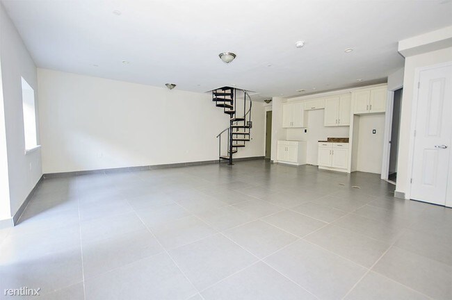 Building Photo - 263 Evergreen Ave