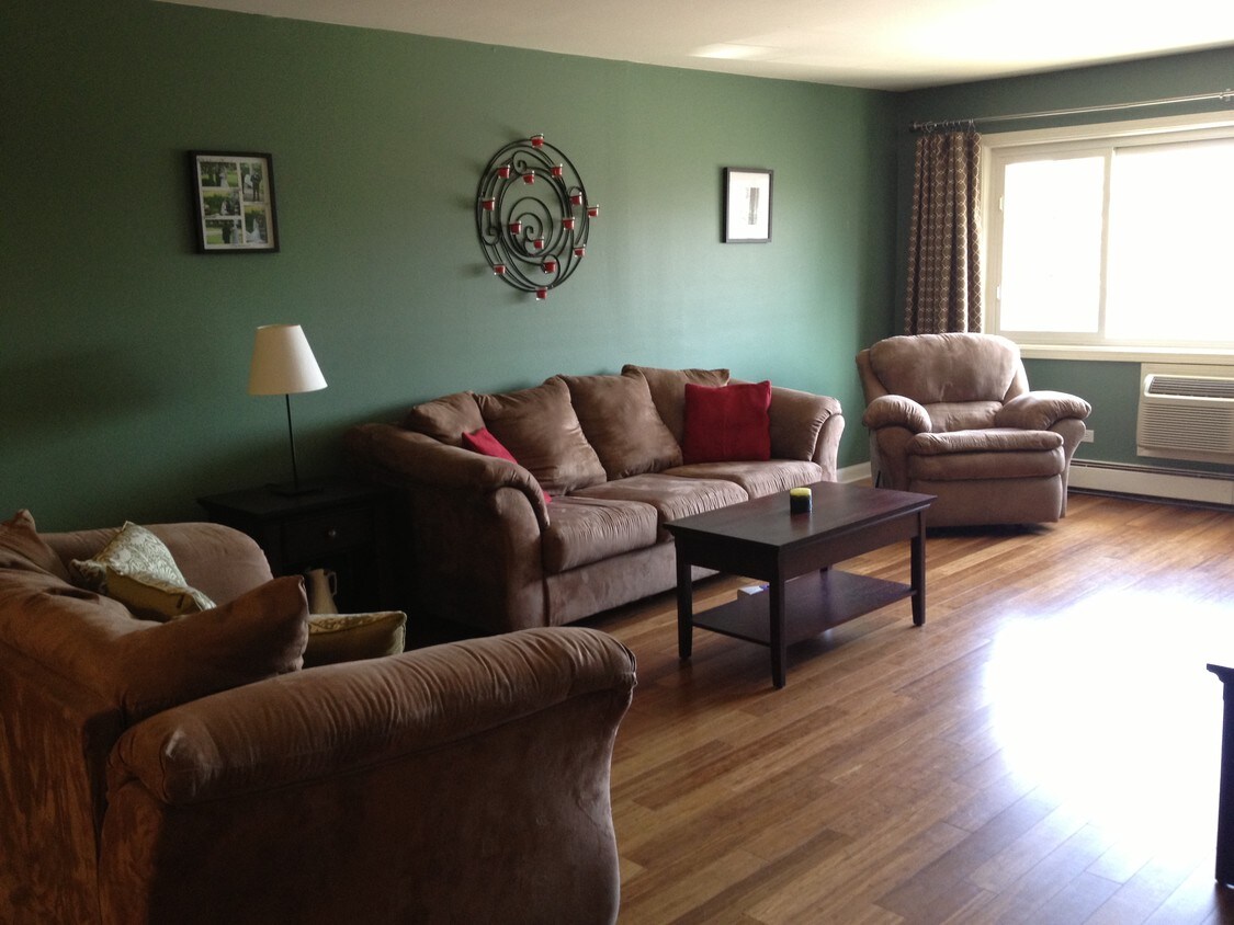 Foto principal - 375 W Winchester Rd