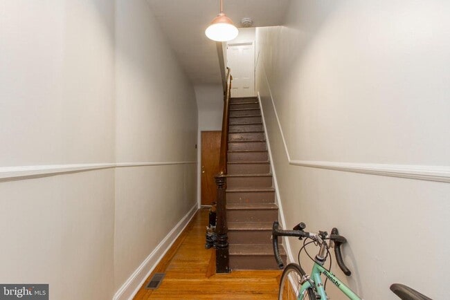 Building Photo - 2207 Catharine St