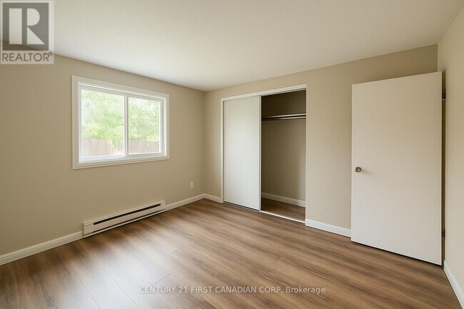 Building Photo - 475 Sandringham Crescent