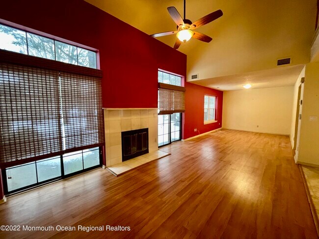 Building Photo - 140 Old Orchard Ln
