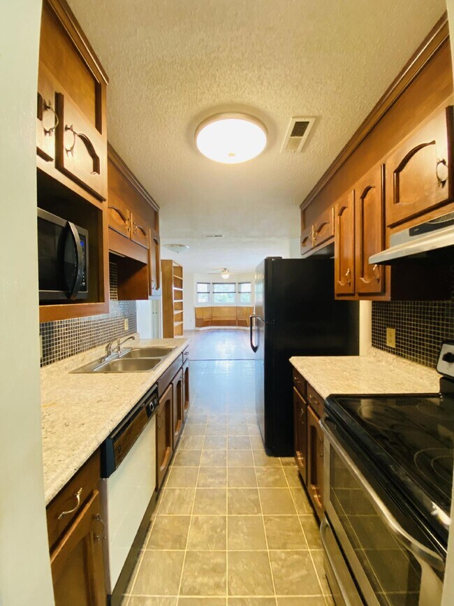 Foto del edificio - "Spacious 3-Bedroom Retreat with 2 Full Baths in Peaceful Meridianville!"