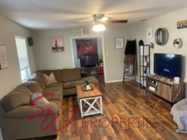Building Photo - Spacious & Updated 3-Bedroom Home on Corner Lot