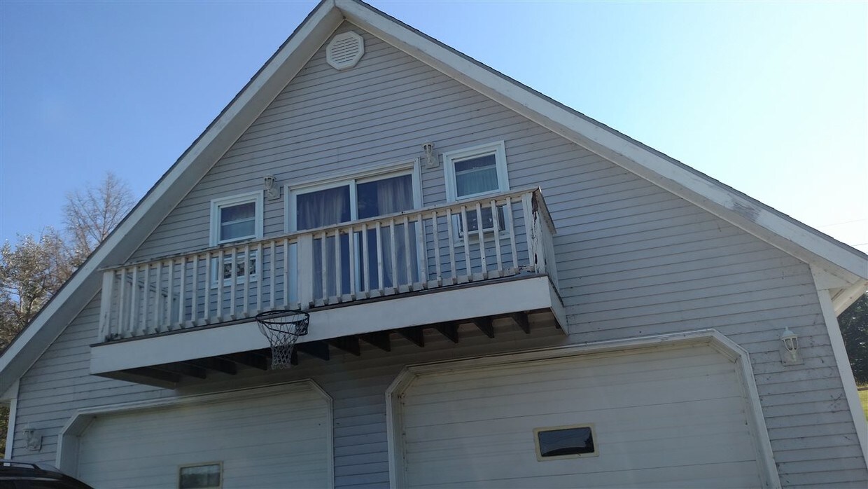 2876 VT105, Derby, VT 05829 Room for Rent in Derby, VT