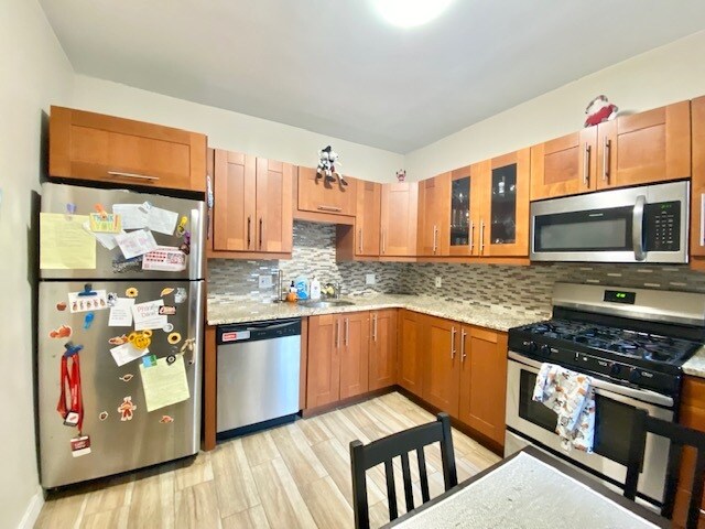 Foto del edificio - 170 Thorndike St