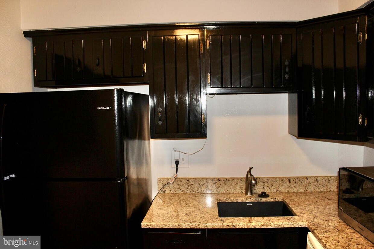 Primary Photo - 500 Campbell Cir