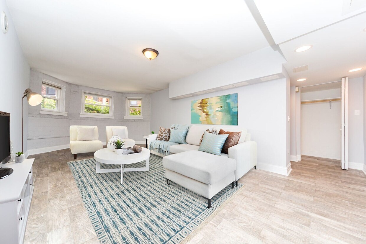 Foto del edificio - Spacious 1 Bed 1 Bath in the Andersonville area