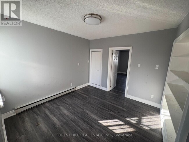 Building Photo - 739 The Queensway