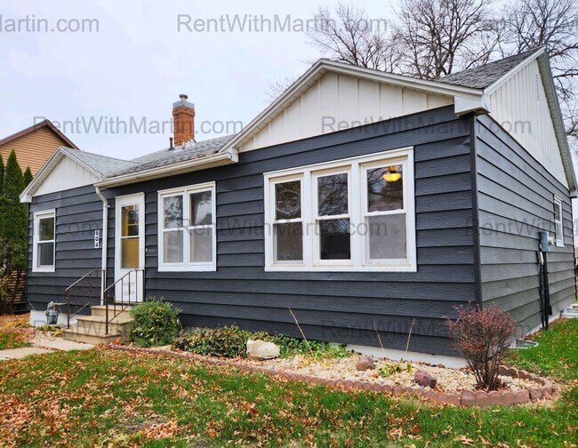 Building Photo - 604 10th St