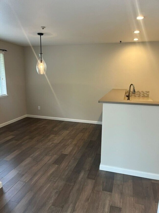 Foto del edificio - 2Bd/1Ba Newcastle Condo