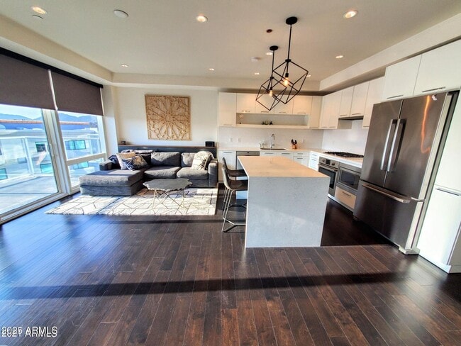 Foto del edificio - 4422 N 75th St