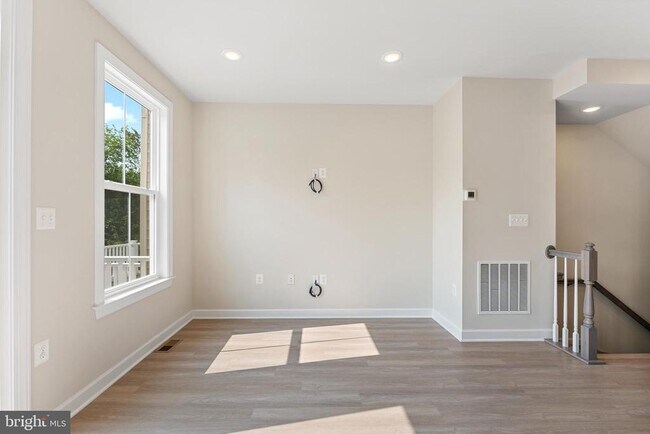 Foto del edificio - 7249 Mountaineer Dr